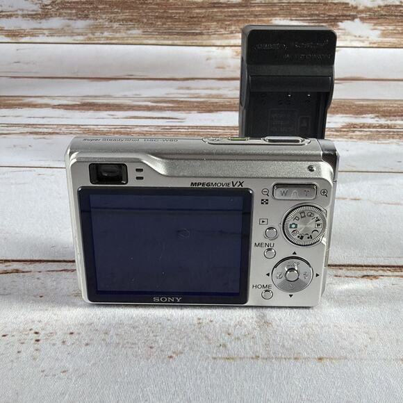 Sony Cyber-shot DSC-W80 7.2MP Digital Silver Display Issue Battery/Charger - Picture 3 of 5